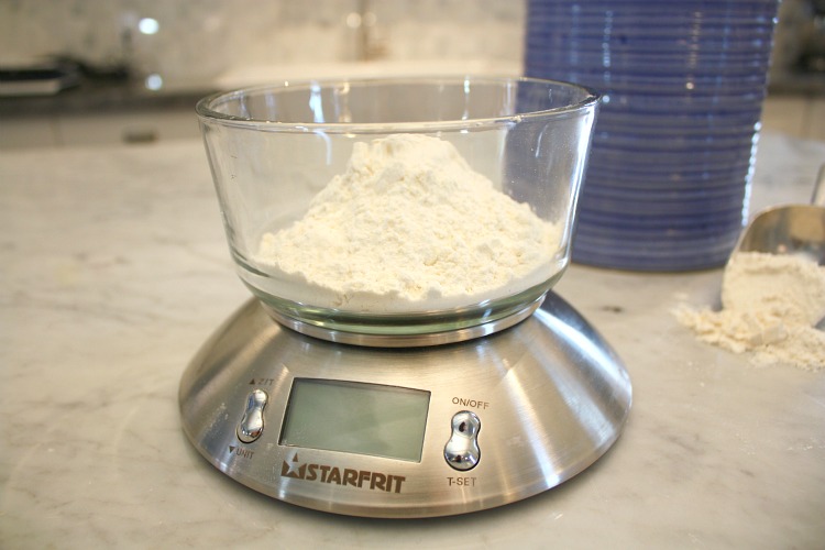 flour-on-kitchen-scale
