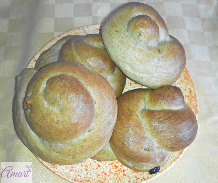 Brown Vanilla Scones with Sultanas